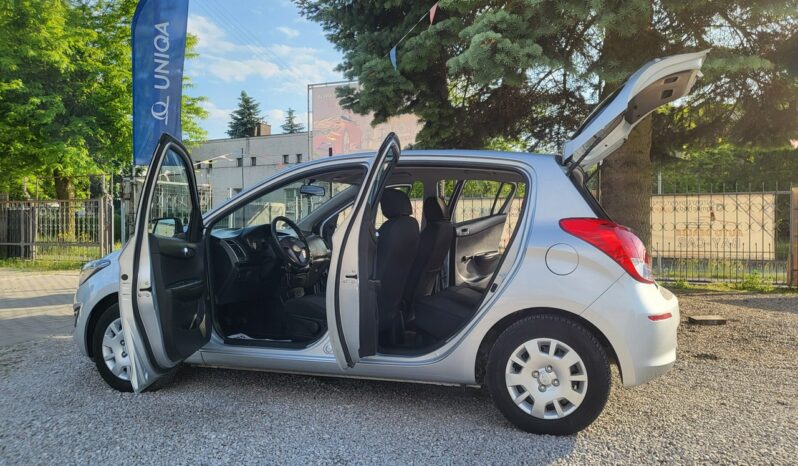 HYUNDAI i20  | przedni | Manualna | 85 KM | Srebrny full