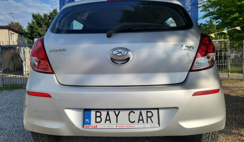HYUNDAI i20  | przedni | Manualna | 85 KM | Srebrny full
