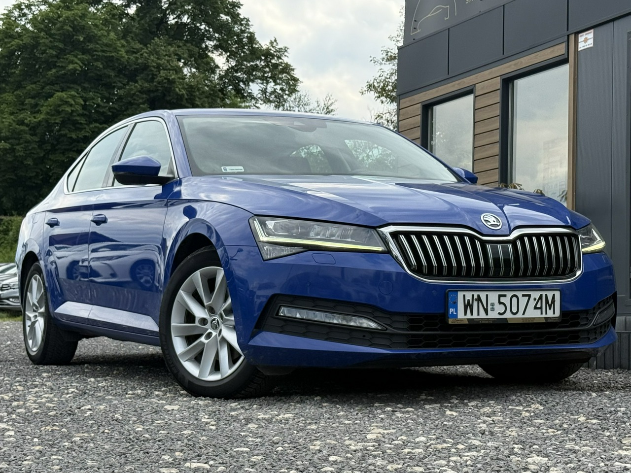 Skoda Superb  | Przedni | Automatyczna | 150 Km | Niebieski
