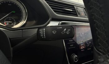 SKODA Superb  | przedni | Automatyczna | 150 KM | Niebieski full