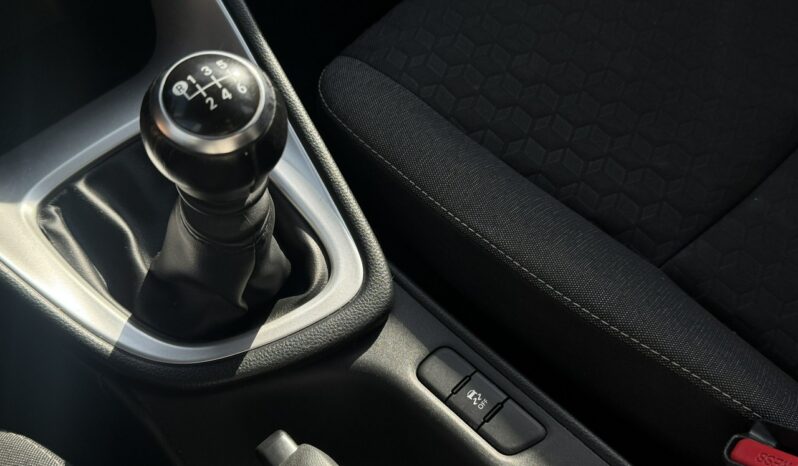 TOYOTA Yaris  | FWD (przód) | Manualna | 125 KM | Czarny full