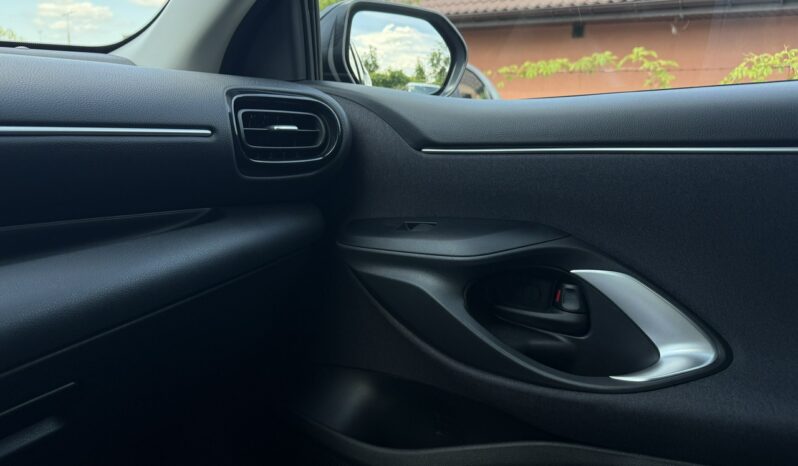 TOYOTA Yaris  | FWD (przód) | Manualna | 125 KM | Czarny full