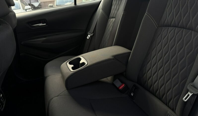 TOYOTA Corolla  | FWD (przód) | Manualna | 125 KM | Srebrny full