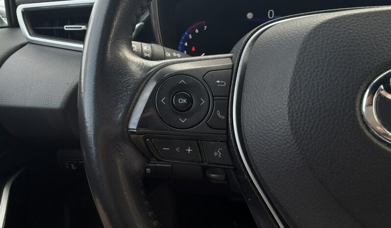 TOYOTA Corolla  | FWD (przód) | Automatyczna | 122 KM | bialy full
