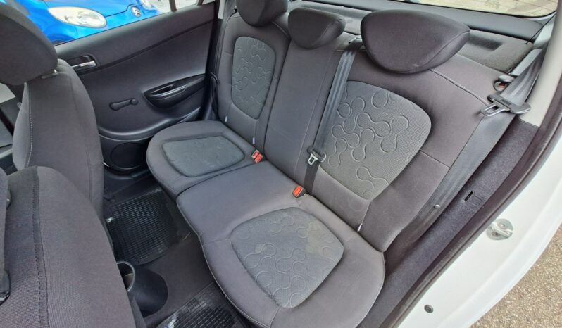 HYUNDAI i20  | FWD (przód) | Manualna | 78 KM | bialy full