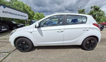 HYUNDAI i20  | FWD (przód) | Manualna | 78 KM | bialy full