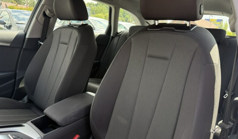AUDI A4  | FWD (przód) | Automatyczna | 163 KM | bialy full
