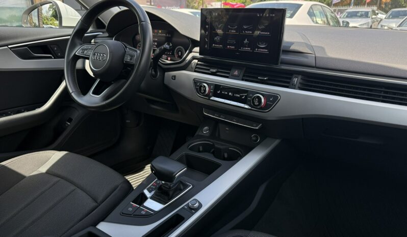 AUDI A4  | FWD (przód) | Automatyczna | 163 KM | bialy full