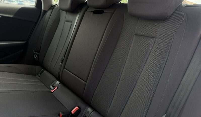 AUDI A4  | FWD (przód) | Automatyczna | 163 KM | bialy full