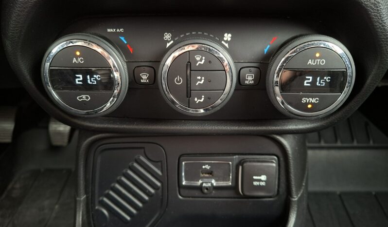 JEEP Renegade  | FWD (przód) | Manualna | 120 KM | pomaranczowy full