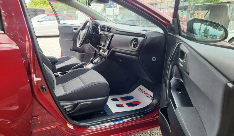 TOYOTA Auris  | FWD (przód) | Manualna | 136 KM | Bordowy full