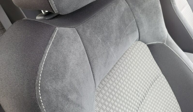 TOYOTA Auris  | FWD (przód) | Manualna | 136 KM | Bordowy full