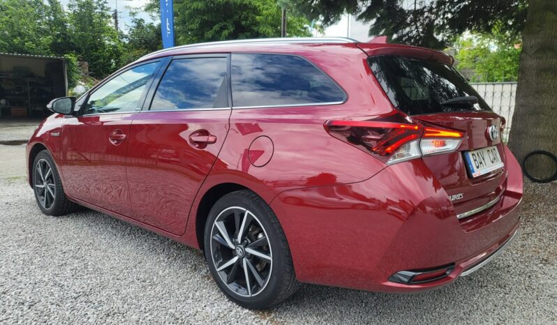 TOYOTA Auris  | FWD (przód) | Manualna | 136 KM | Bordowy full