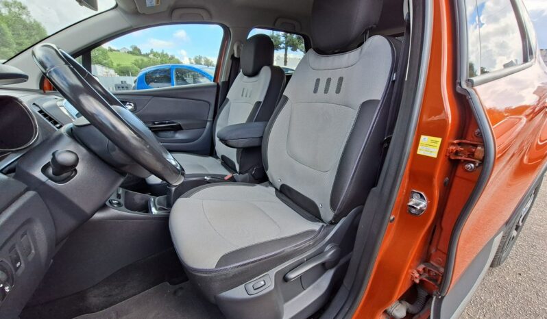 RENAULT Captur  | FWD (przód) | Manualna | 90 KM | pomaranczowy full