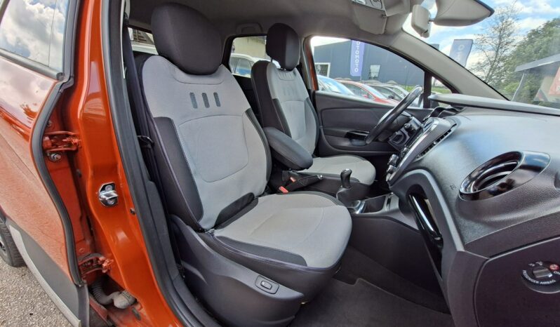 RENAULT Captur  | FWD (przód) | Manualna | 90 KM | pomaranczowy full