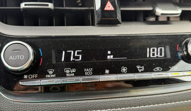 TOYOTA Corolla  | FWD (przód) | Automatyczna | 140 KM | bialy full