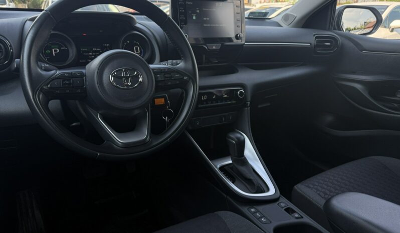TOYOTA Yaris  | FWD (przód) | Automatyczna B/S | 116 KM | bialy full