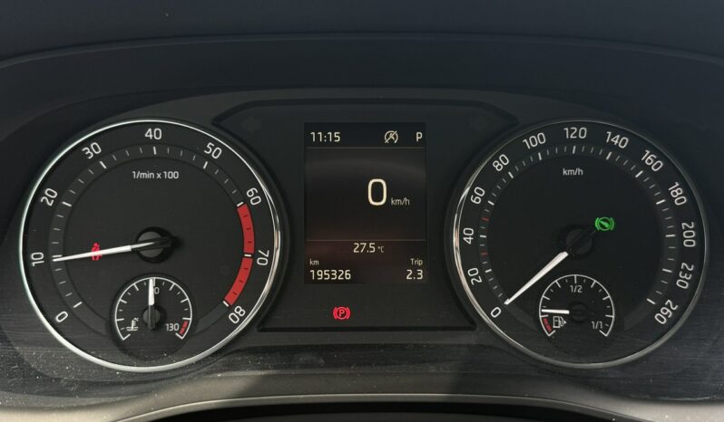 SKODA Octavia  | FWD (przód) | Automatyczna | 150 KM | bialy full