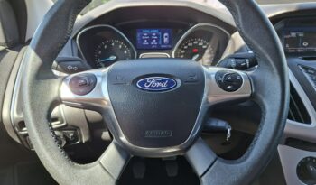 FORD Focus  | FWD (przód) | Manualna | 100 KM | Czerwony full