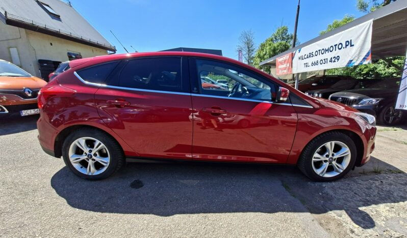 FORD Focus  | FWD (przód) | Manualna | 100 KM | Czerwony full