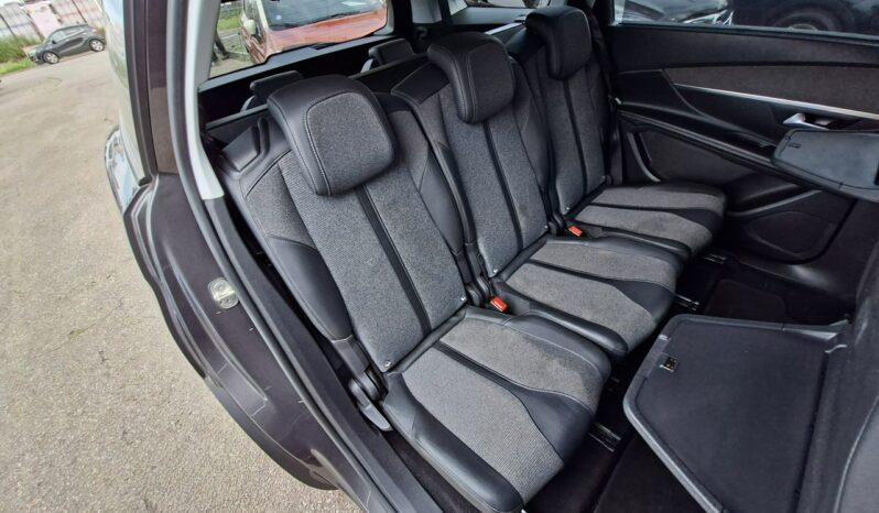 PEUGEOT 5008  | FWD (przód) | Automatyczna | 130 KM | Szary full