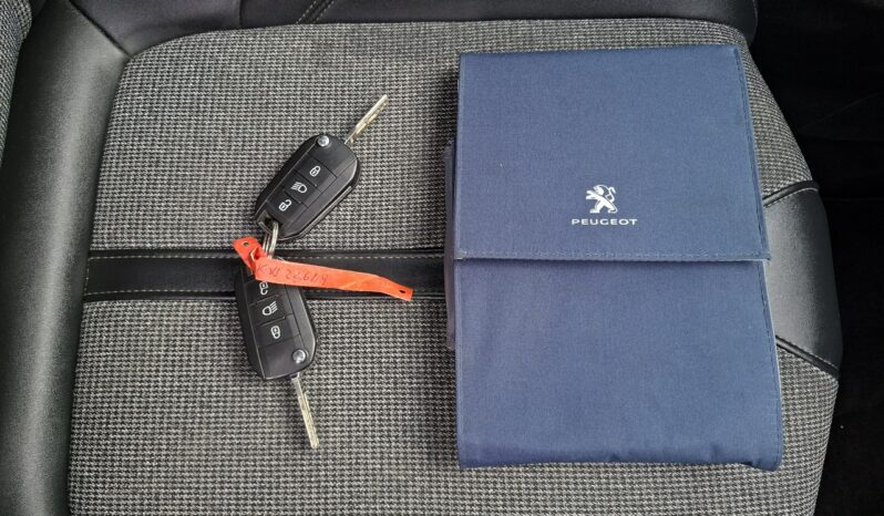 PEUGEOT 5008  | FWD (przód) | Automatyczna | 130 KM | Szary full