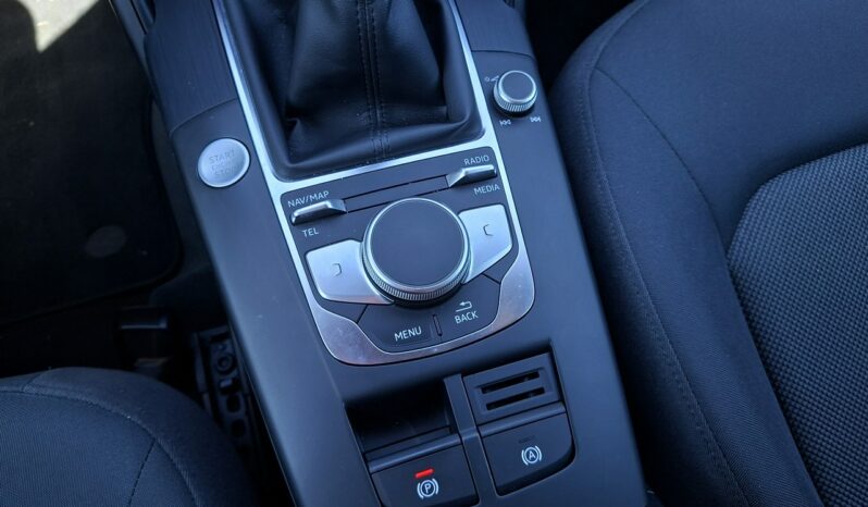 AUDI A3  | FWD (przód) | Manualna | 150 KM | Srebrny full