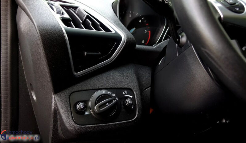 FORD Kuga  | 4×4 (stały) | Automatyczna | 140 KM | Srebrny full