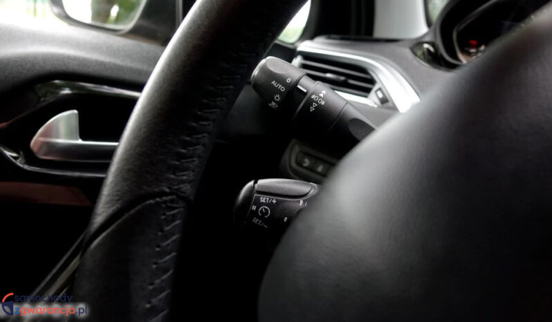 PEUGEOT 208  | FWD (przód) | Manualna | 120 KM | Brązowy full