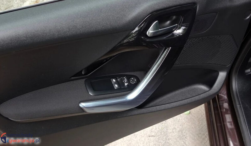 PEUGEOT 208  | FWD (przód) | Manualna | 120 KM | Brązowy full