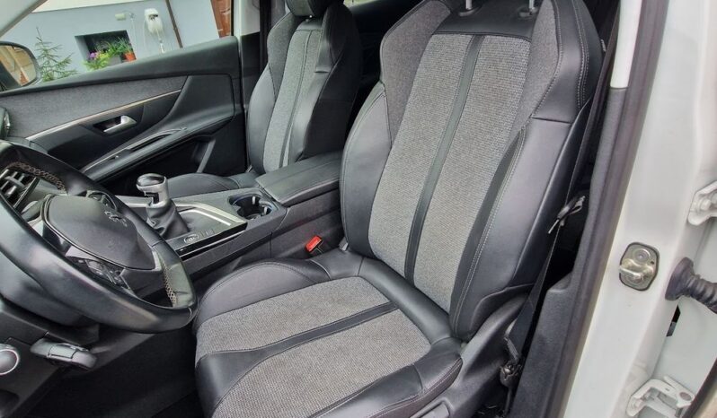 PEUGEOT 3008  | FWD (przód) | Manualna | 131 KM | Biały full