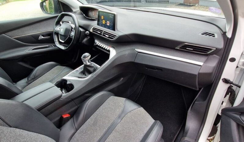 PEUGEOT 3008  | FWD (przód) | Manualna | 131 KM | Biały full