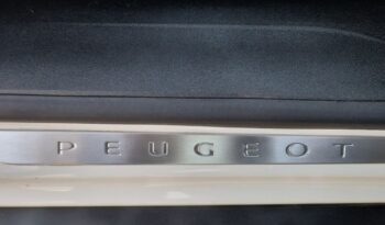 PEUGEOT 2008  | FWD (przód) | Manualna | 110 KM | Biały full