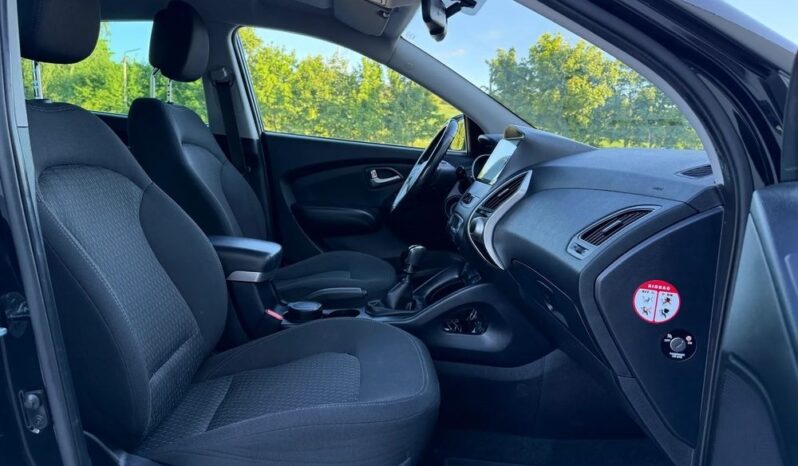 HYUNDAI ix35  | FWD (przód) | Manualna | 116 KM | Czarny full