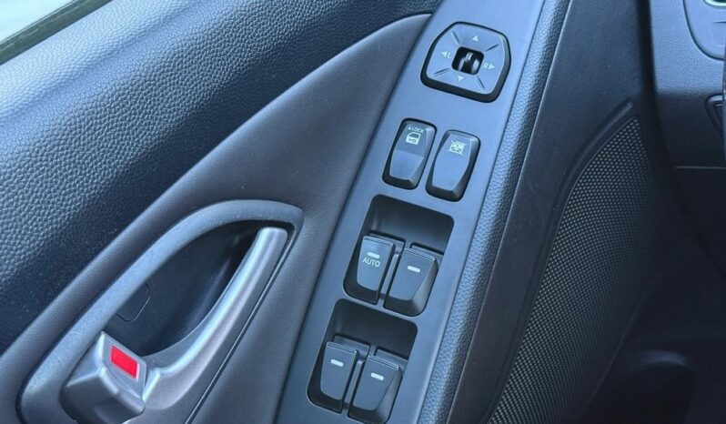 HYUNDAI ix35  | FWD (przód) | Manualna | 116 KM | Czarny full