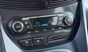 FORD Kuga  | 4×4 (doł. automatycznie) | Manualna | 140 KM | Czarny full