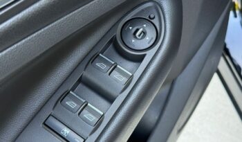 FORD Kuga  | 4×4 (doł. automatycznie) | Manualna | 140 KM | Czarny full