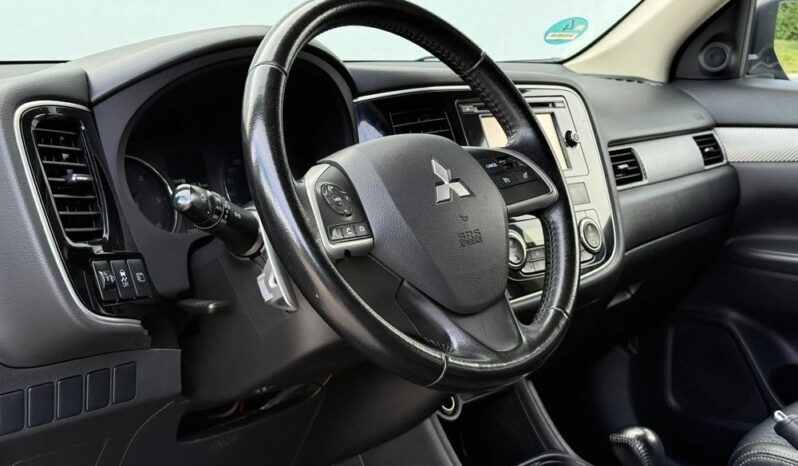 MITSUBISHI Outlander  | 4×4 (doł. automatycznie) | Automatyczna | 150 KM | Szary full