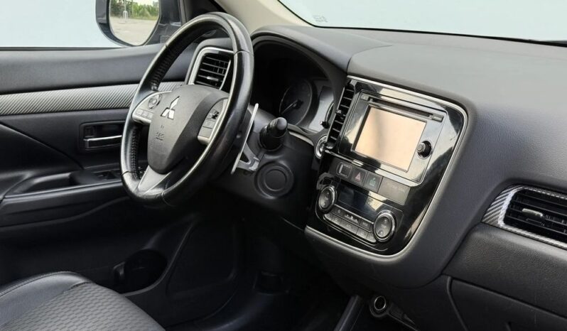 MITSUBISHI Outlander  | 4×4 (doł. automatycznie) | Automatyczna | 150 KM | Szary full