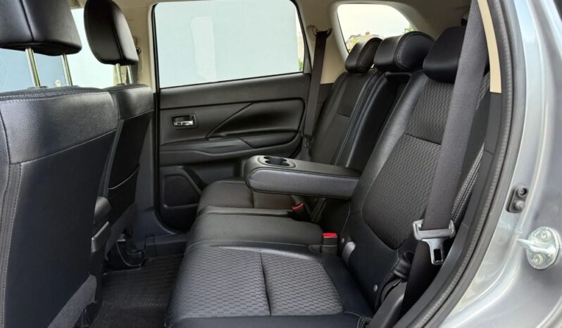 MITSUBISHI Outlander  | 4×4 (doł. automatycznie) | Automatyczna | 150 KM | Szary full