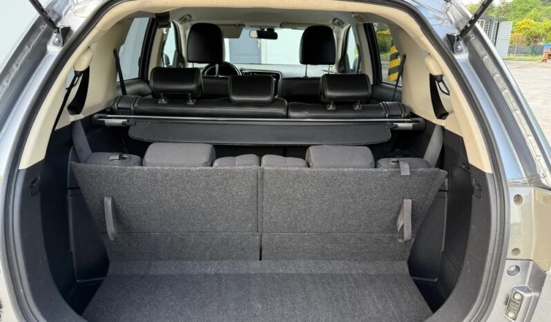 MITSUBISHI Outlander  | 4×4 (doł. automatycznie) | Automatyczna | 150 KM | Szary full
