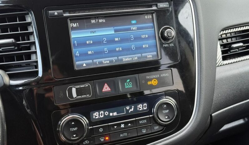 MITSUBISHI Outlander  | 4×4 (doł. automatycznie) | Automatyczna | 150 KM | Szary full