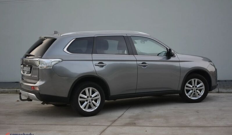 MITSUBISHI Outlander  | 4×4 (doł. automatycznie) | Automatyczna | 150 KM | Szary full