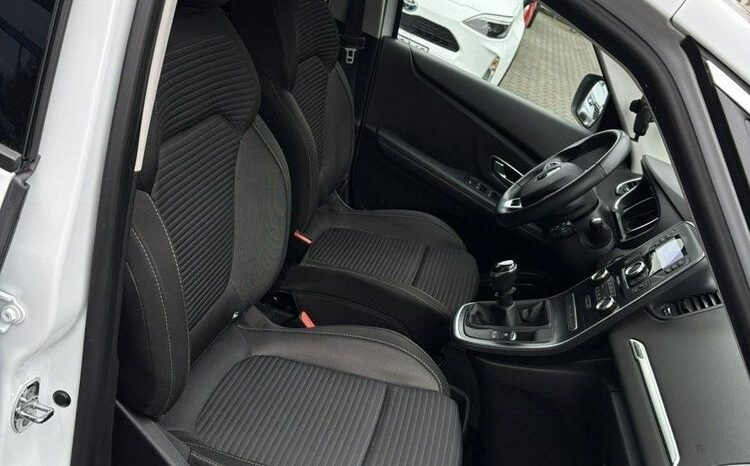 Renault Scenic | FWD (przód) | Manualna | 140 KM | Biały full