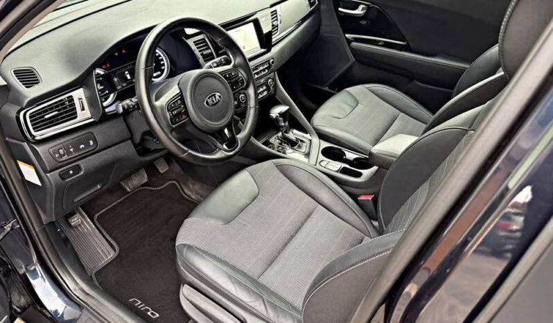 KIA Niro  | FWD (przód) | Automatyczna | 105 KM | Granatowy full
