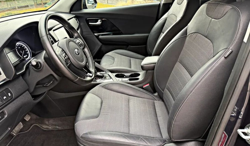 KIA Niro  | FWD (przód) | Automatyczna | 105 KM | Granatowy full