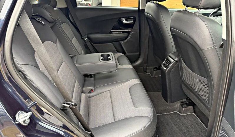 KIA Niro  | FWD (przód) | Automatyczna | 105 KM | Granatowy full