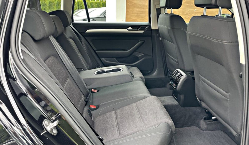 VOLKSWAGEN Passat Variant | FWD (przód) | Automatyczna | 150 KM | Czarny full
