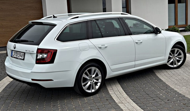 SKODA Octavia  | FWD (przód) | Automatyczna | 150 KM | Biały full