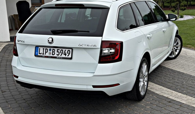 SKODA Octavia  | FWD (przód) | Automatyczna | 150 KM | Biały full